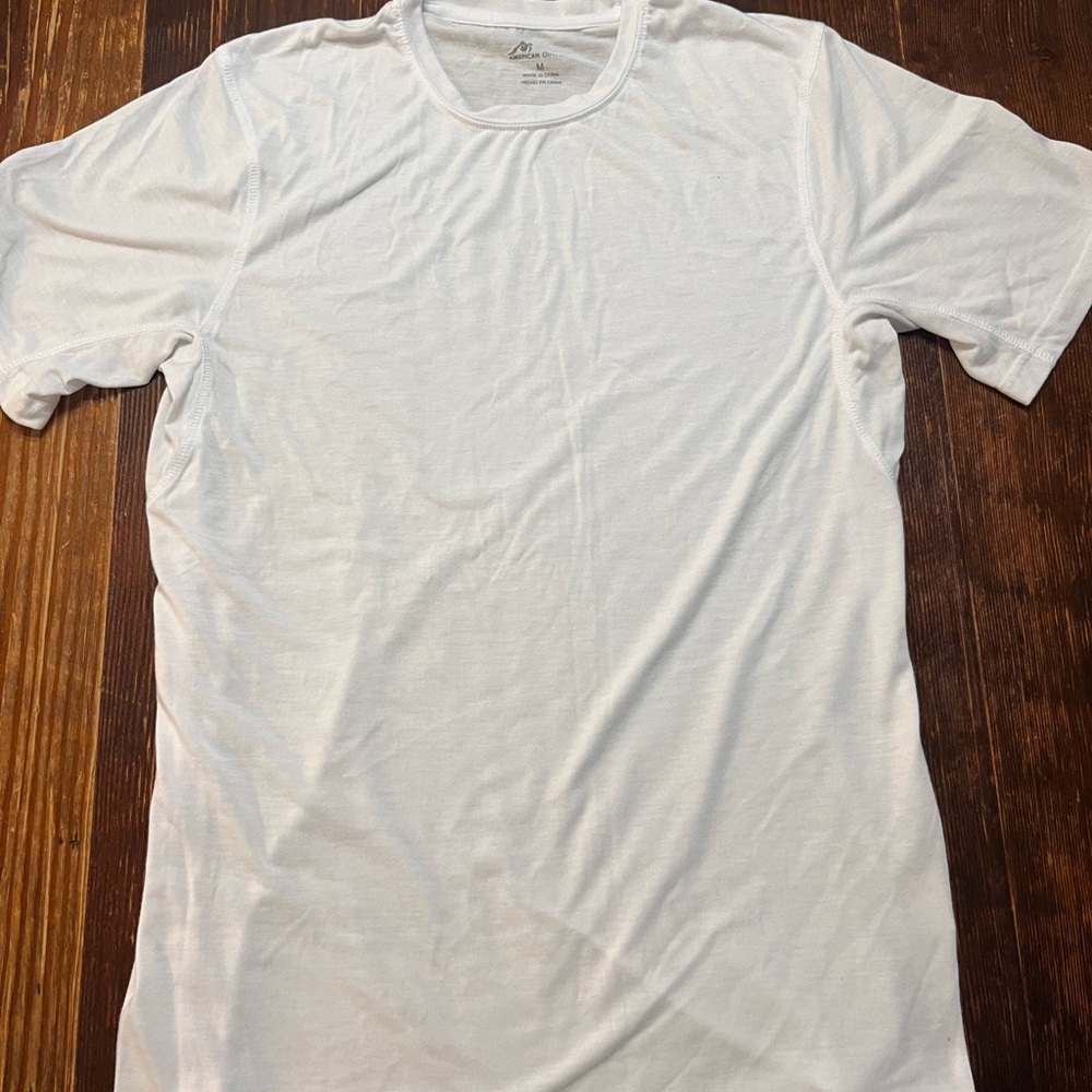 American Outback White Men’s Medium T-Shirt
